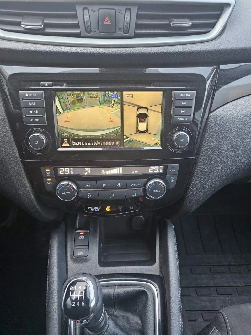 Nissan Qashqai 1.3 TCe 140 4x2, снимка 10 - Автомобили и джипове - 53461974