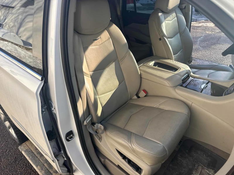 Cadillac Escalade Premium Luxury * * Бял Интериор  Carfax * * , снимка 10 - Автомобили и джипове - 53479757