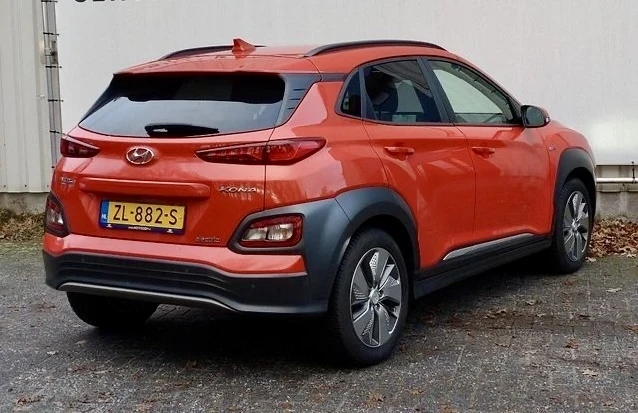 Hyundai Kona 64 kWh Premium , снимка 3 - Автомобили и джипове - 48699971