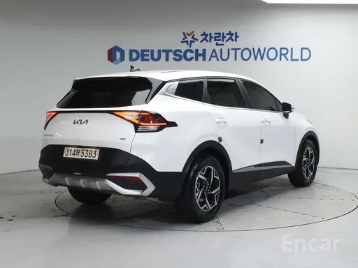 Kia Sportage 1.6 БЕНЗИН / 4WD / ЛИЗИНГ, снимка 2 - Автомобили и джипове - 54899975