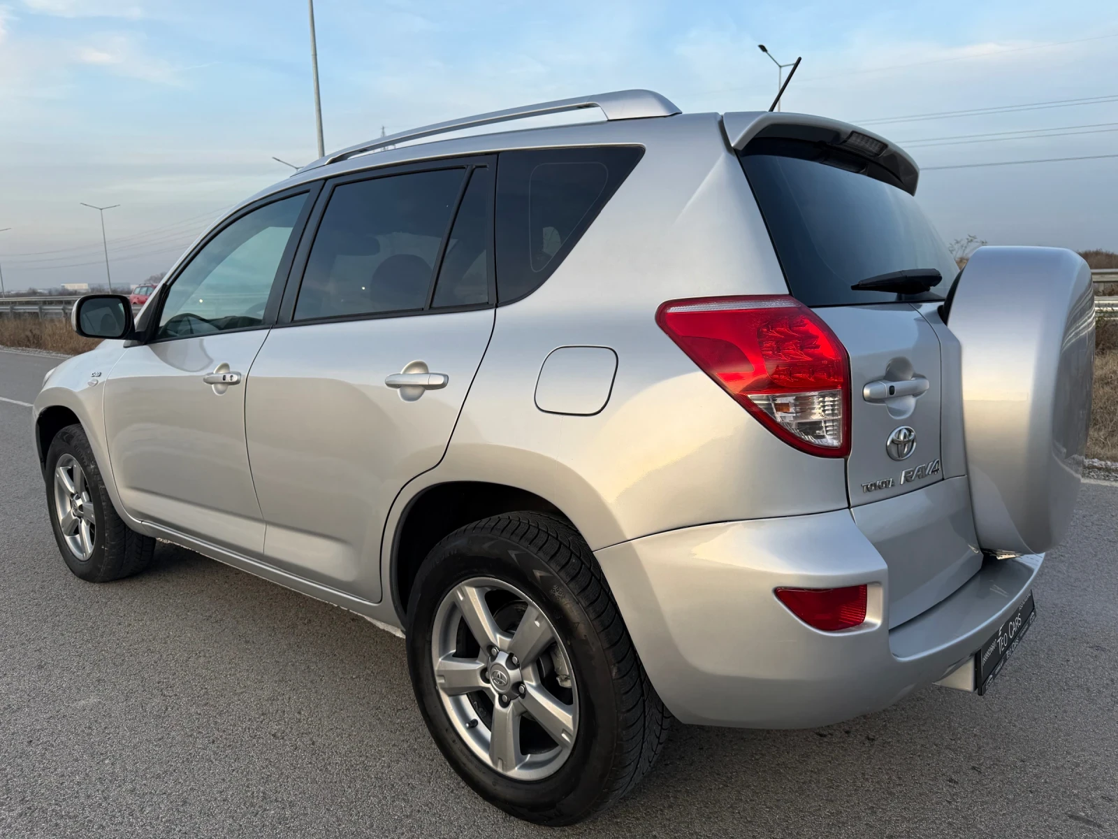 Toyota Rav4 2.2 D-4D / 4X4 / EXECUTIVE / KOJA / KEYLESS / NAVI | Mobile.bg � ����������� 5