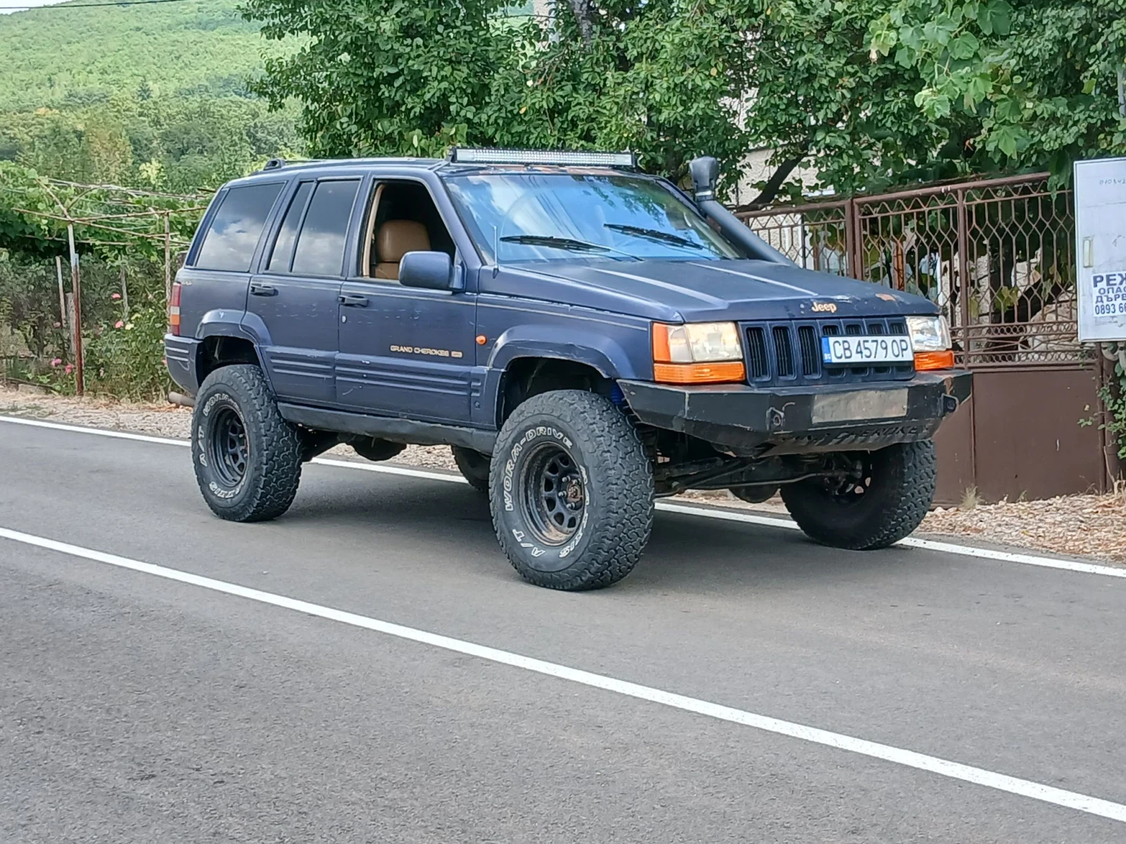 Jeep Grand cherokee 5.2 със гас, снимка 3 - Автомобили и джипове - 55826237