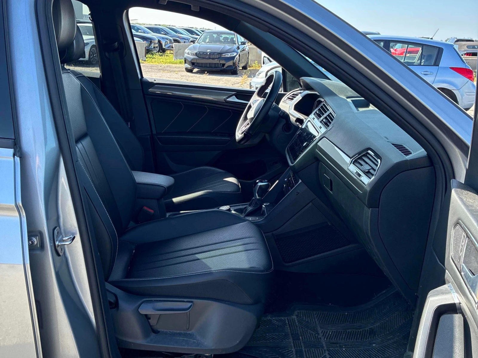VW Tiguan Comfortline R Line Black Edition * CARFAX * БЕЗ , снимка 17 - Автомобили и джипове - 56064882