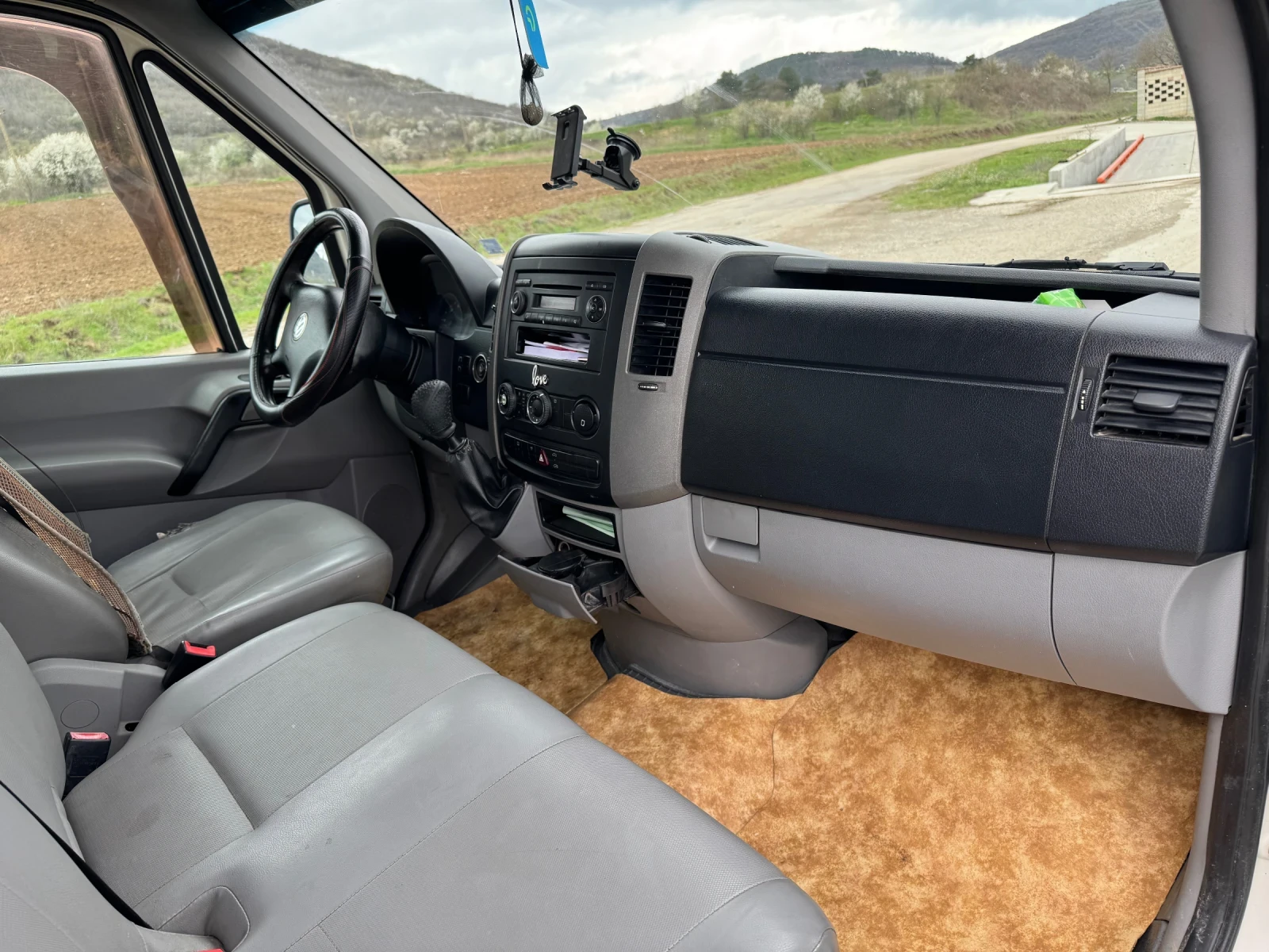 VW Crafter 2.5 TDl (109к.с.), снимка 11 - Бусове и автобуси - 54078497