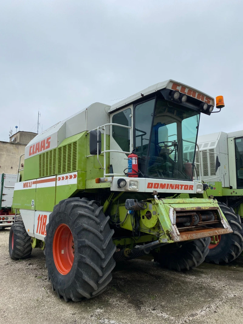 Комбайн Claas Dominator 118 SL Maxi , снимка 1 - Селскостопанска техника - 42604965