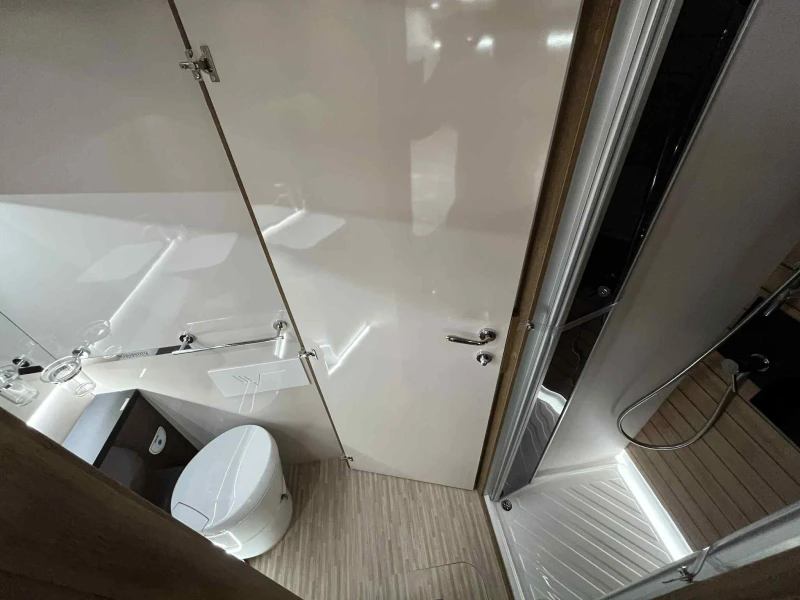 Кемпер Mobilvetta Krosser P86 Двоен под* Високо оборудване 2025, снимка 13 - Каравани и кемпери - 51016973