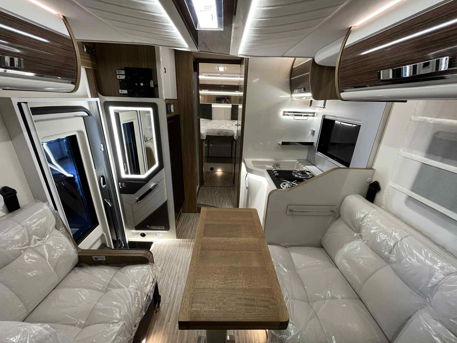 Кемпер Mobilvetta Krosser P86 Двоен под* Високо оборудване 2025 - изображение 4