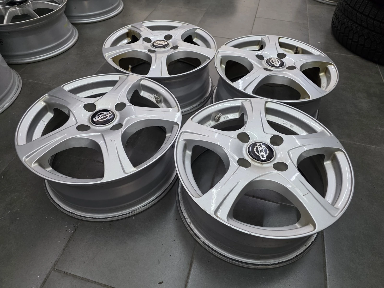 Джанти за Nissan, снимка 7 - Гуми и джанти - 56724380