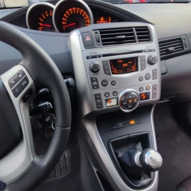 Toyota Verso 2.0 D4D* 126кс* КЛИМАТРОНИК* АВТОПИЛОТ* , снимка 11
