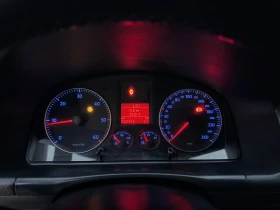 VW Touran 1.9 TDI 105 6 ск., снимка 17