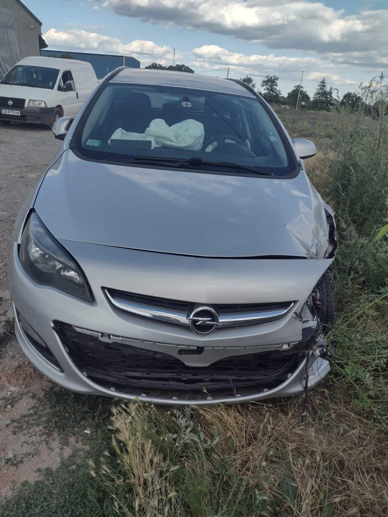 Opel Astra 1.7CDTI, снимка 6 - Автомобили и джипове - 37384380