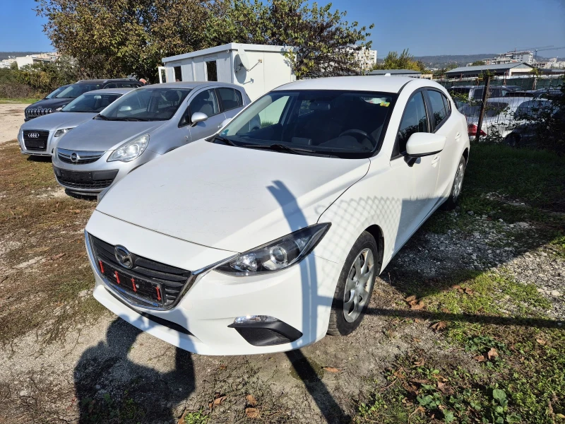 Mazda 3 1.5 SkyActiv, снимка 3 - Автомобили и джипове - 47731299