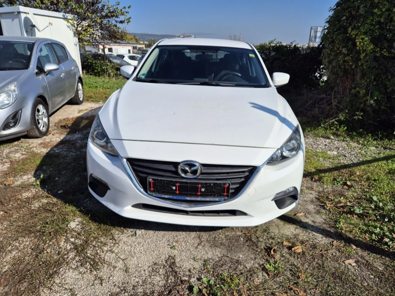 Mazda 3 1.5 SkyActiv, снимка 4 - Автомобили и джипове - 47731299