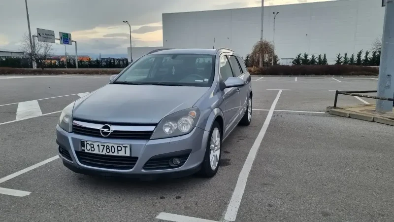 Opel Astra 1.9 CDTI, снимка 1 - Автомобили и джипове - 49236376