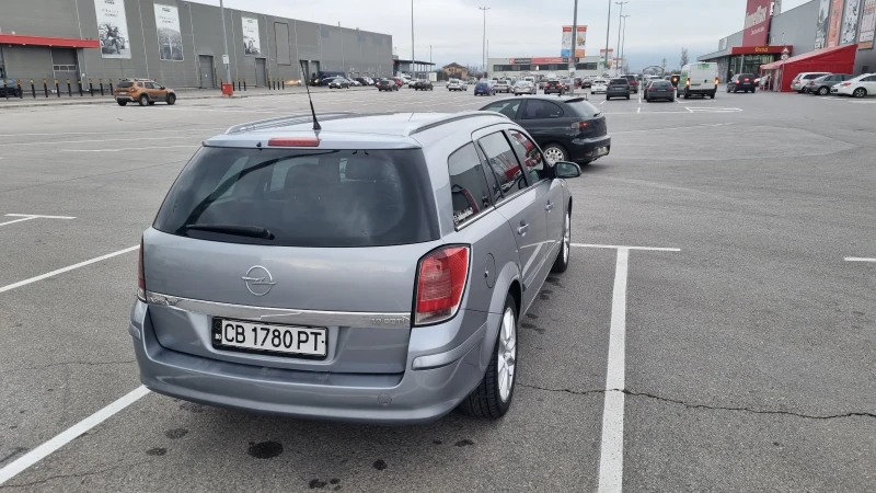 Opel Astra 1.9 CDTI, снимка 5 - Автомобили и джипове - 49236376