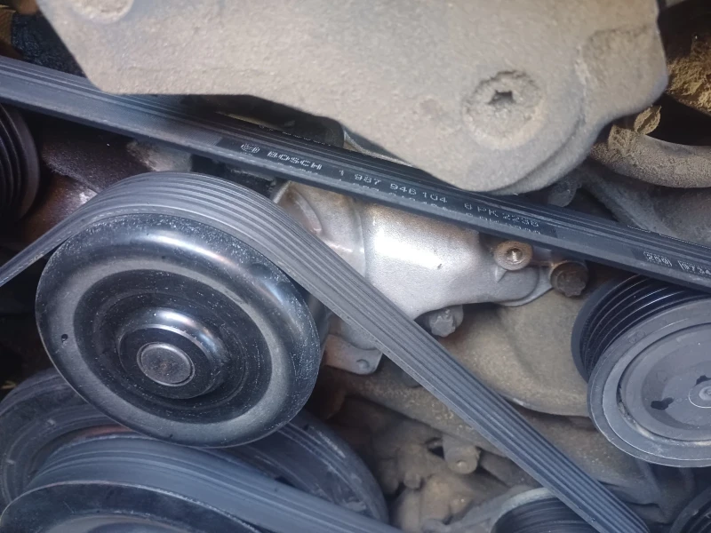 Mercedes-Benz E 220, снимка 3 - Автомобили и джипове - 52081152