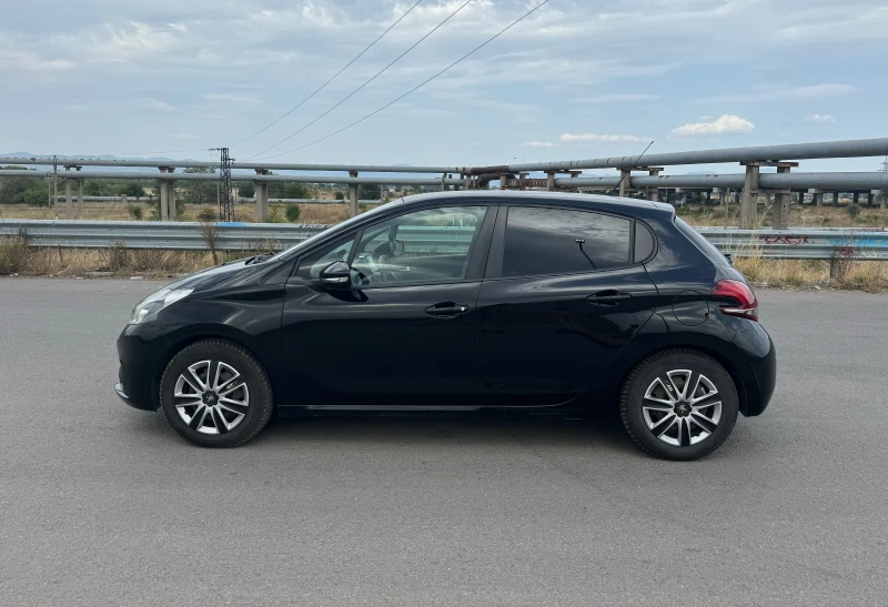 Peugeot 208 1.2 PureTech, снимка 4 - Автомобили и джипове - 52106766