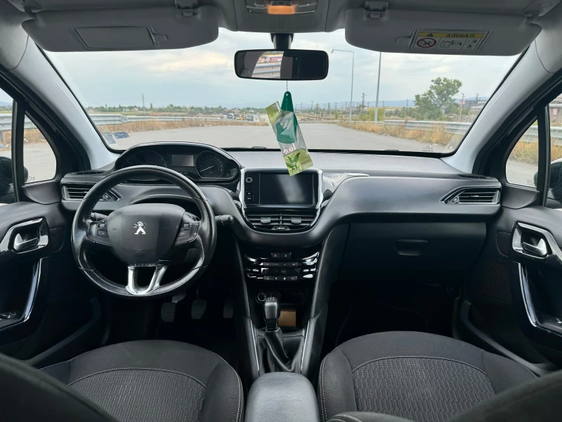 Peugeot 208 1.2 PureTech, снимка 5 - Автомобили и джипове - 52106766