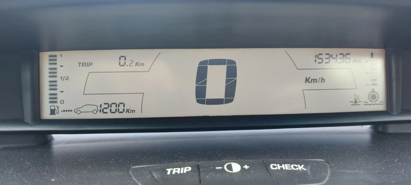 Citroen C4 1.6 HDI 90, снимка 17 - Автомобили и джипове - 52538985