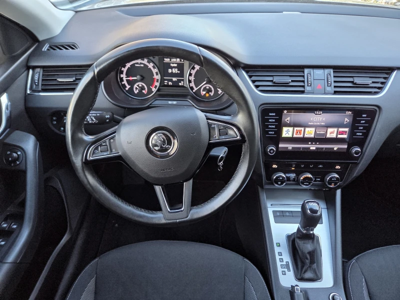 Skoda Octavia 1.6TDI 115hp DSG/NAVI/LED/SMART LINK, снимка 10 - Автомобили и джипове - 52956990
