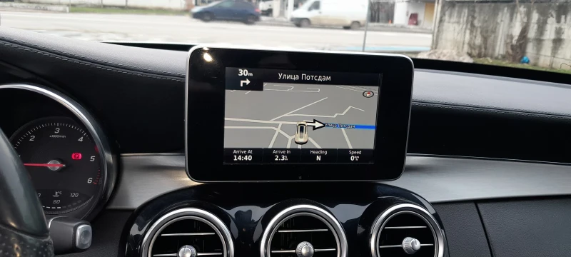 Mercedes-Benz C 220, снимка 11 - Автомобили и джипове - 53302119