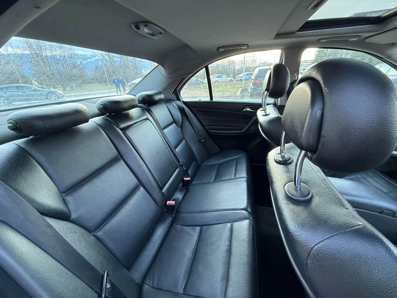 Mercedes-Benz C 200, снимка 8 - Автомобили и джипове - 53448312