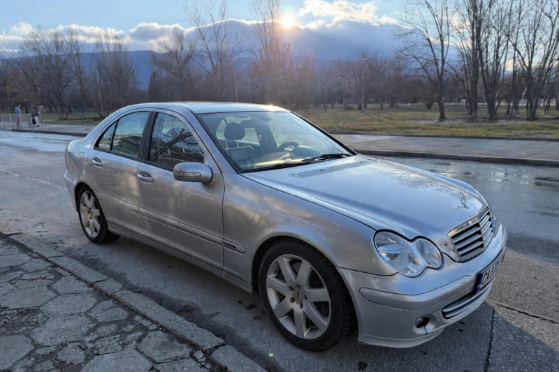 Mercedes-Benz C 200, снимка 3 - Автомобили и джипове - 53448312
