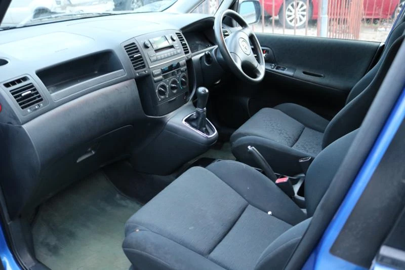 Toyota Corolla verso 1.6 16V, снимка 11 - Автомобили и джипове - 31525675