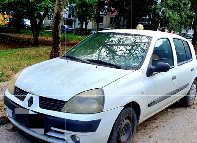 Renault Clio, снимка 2 - Автомобили и джипове - 52777072