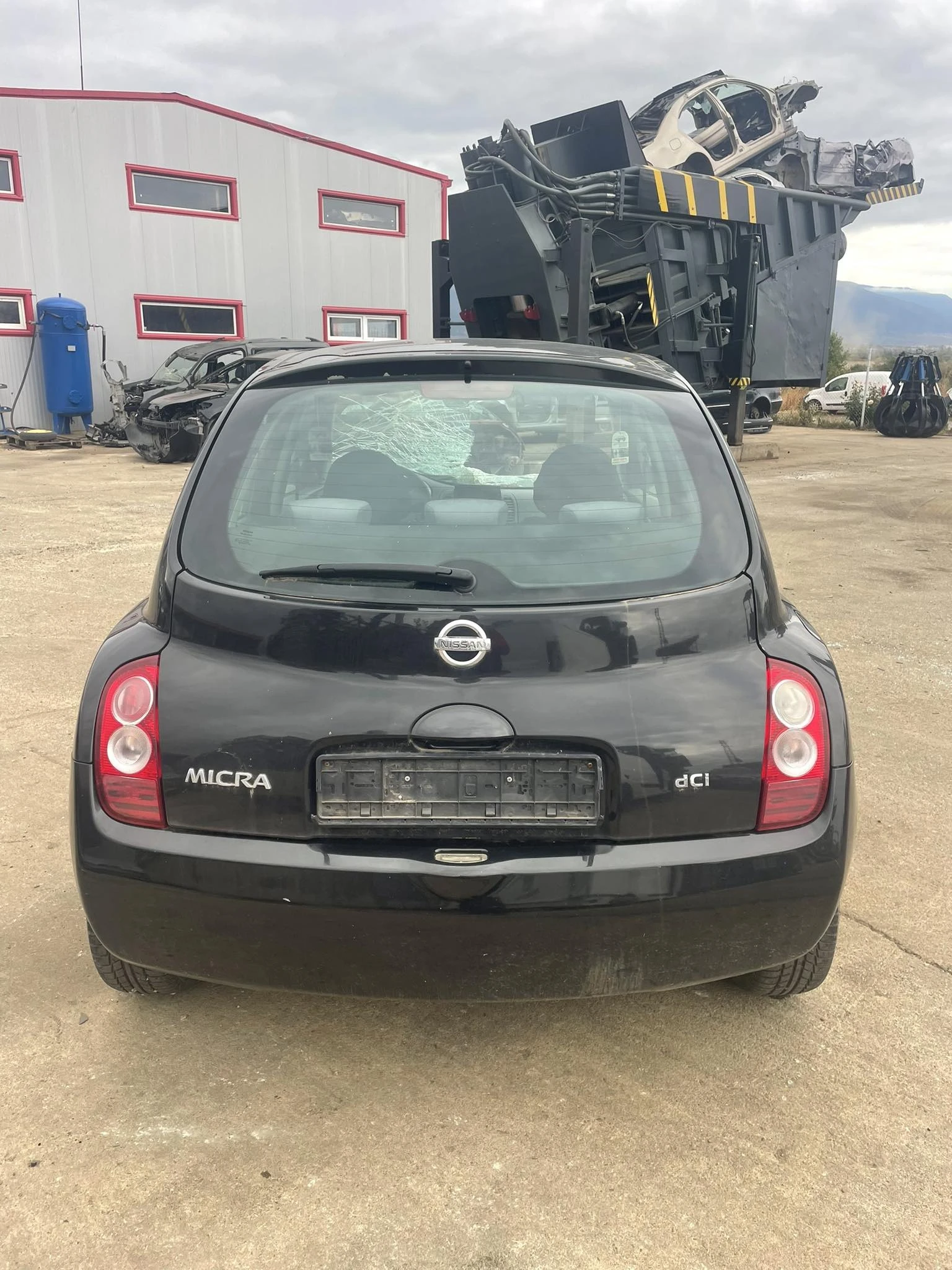 Nissan Micra 1.5 - изображение 2