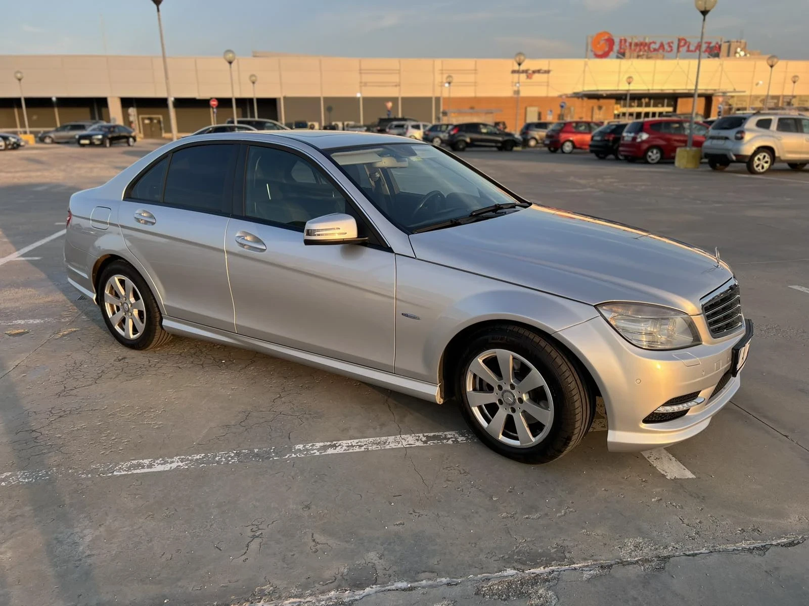 Mercedes-Benz C 200 CGI - изображение 4