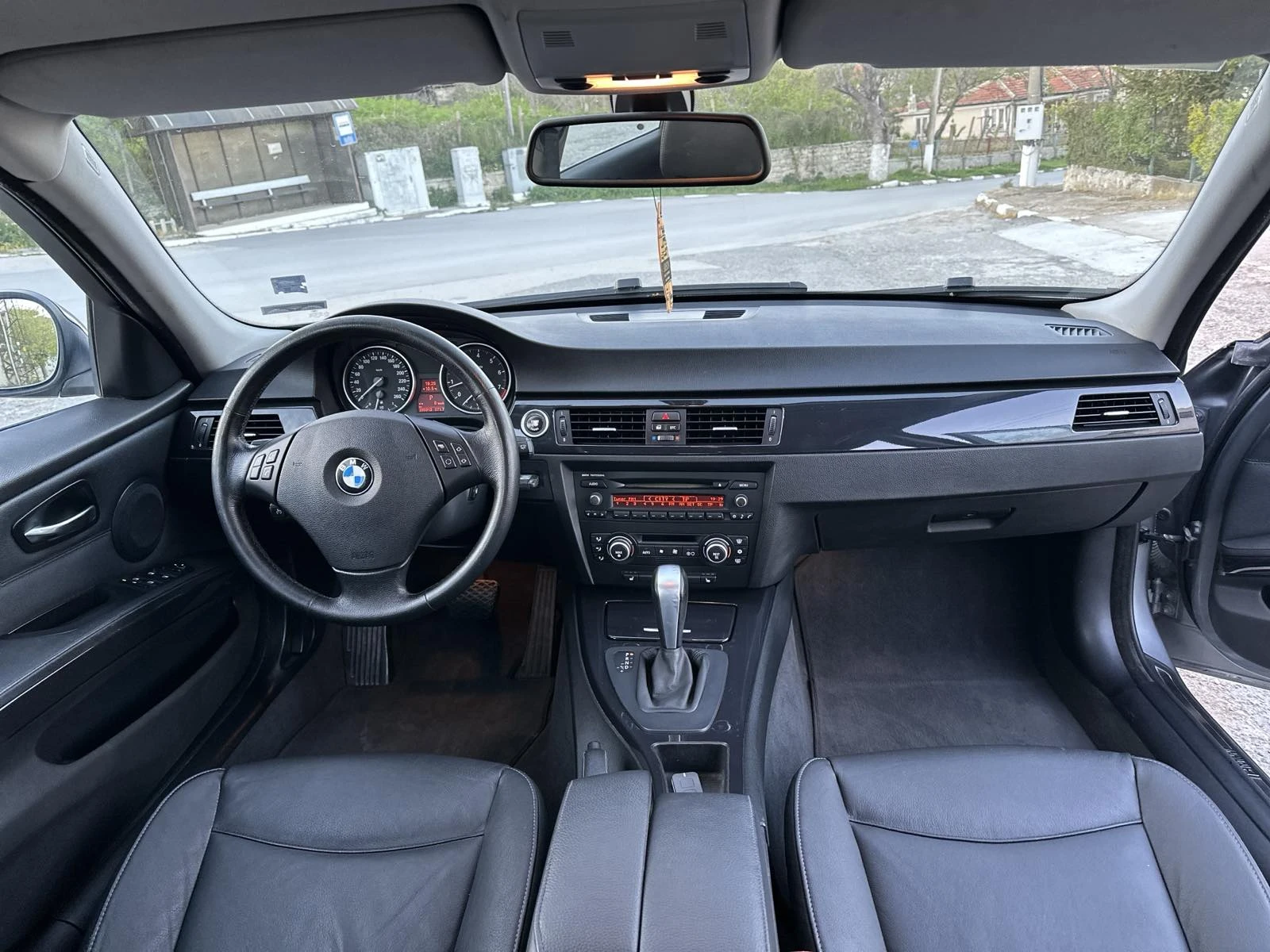 BMW 330 330i XDrive - изображение 10