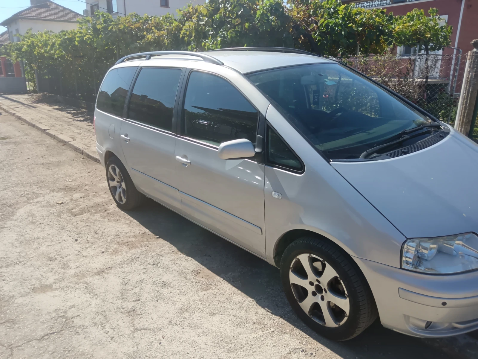 VW Sharan  - изображение 7