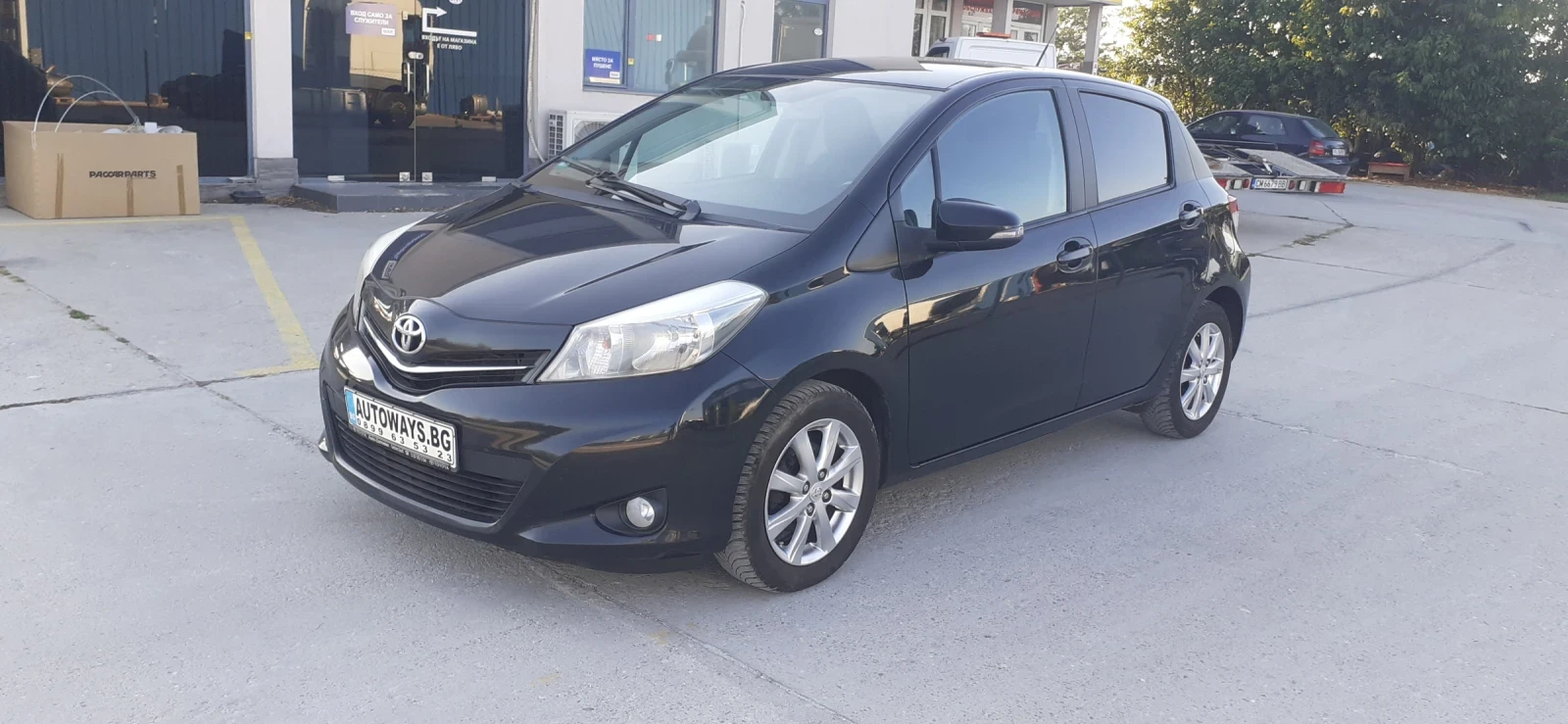 Toyota Yaris 1.3 i  99 k.c. - изображение 6