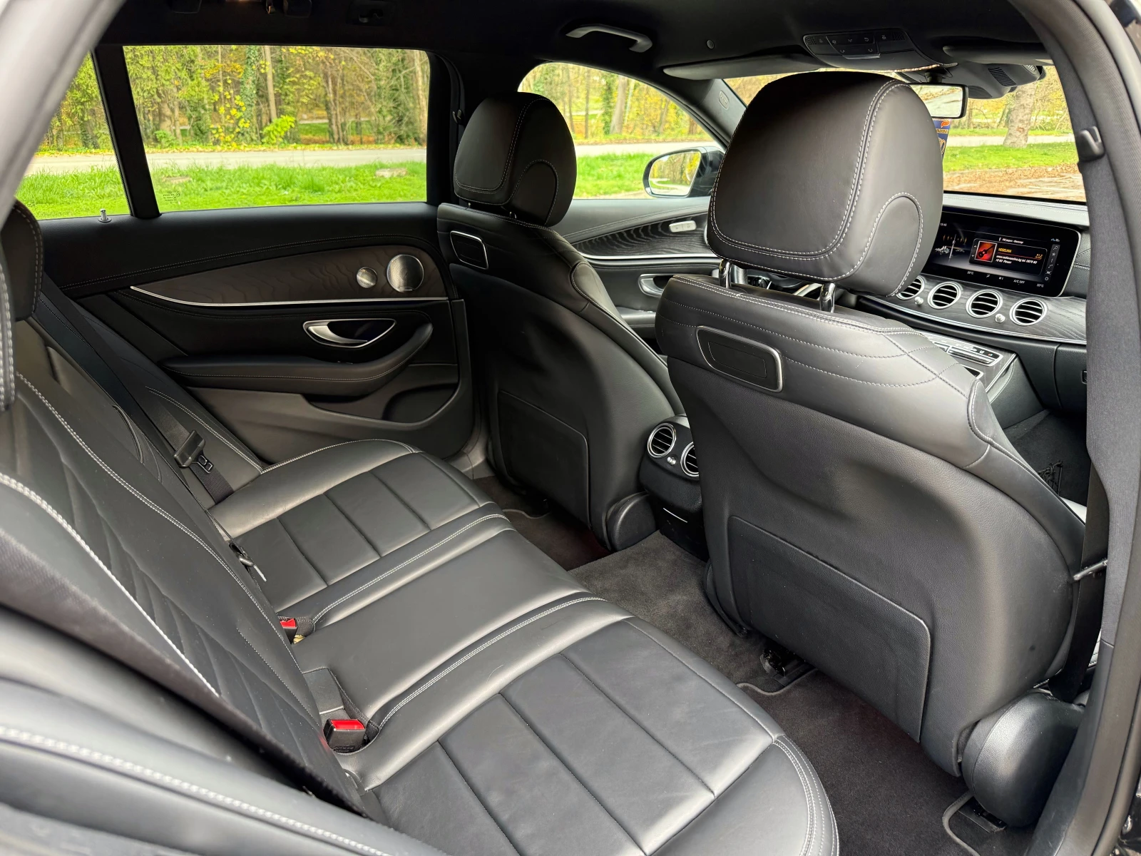 Mercedes-Benz E 220 4MATIC* AMG-LINE* CAM360* DIST* MULTIBEAM LED*  | Mobile.bg   11