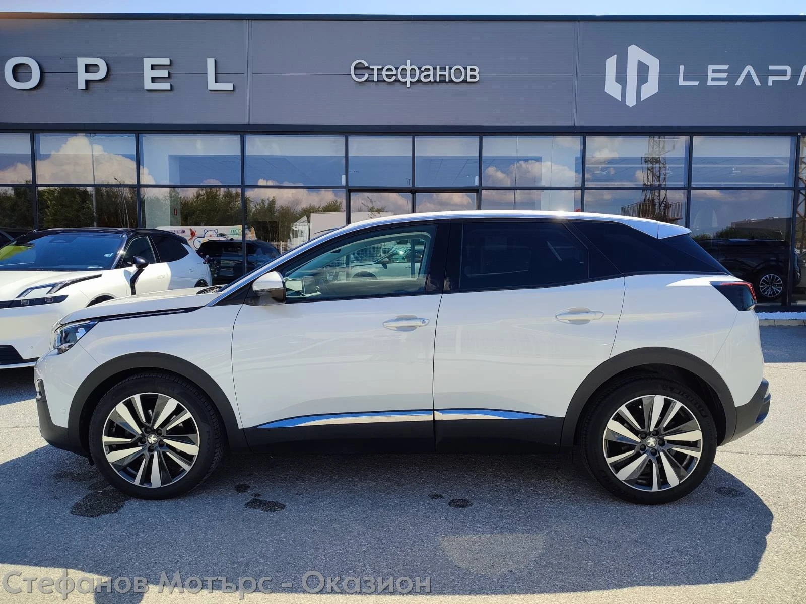 Peugeot 3008 Premium 1.2 turbo (130hp) AT8, снимка 4 - Автомобили и джипове - 53336556