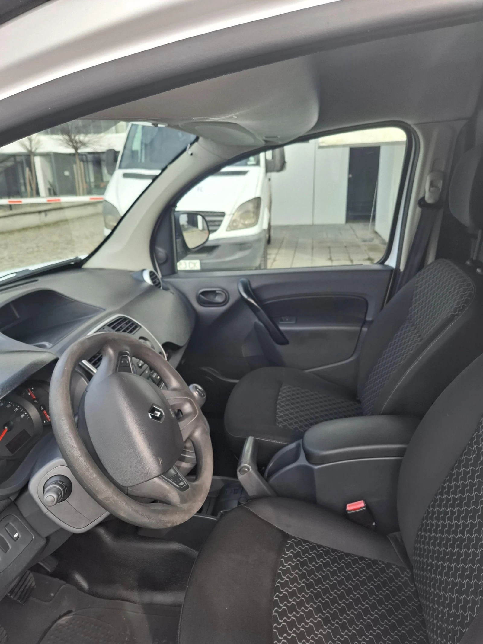 Renault Kangoo 1.5 dCI 90 к.с. - изображение 8