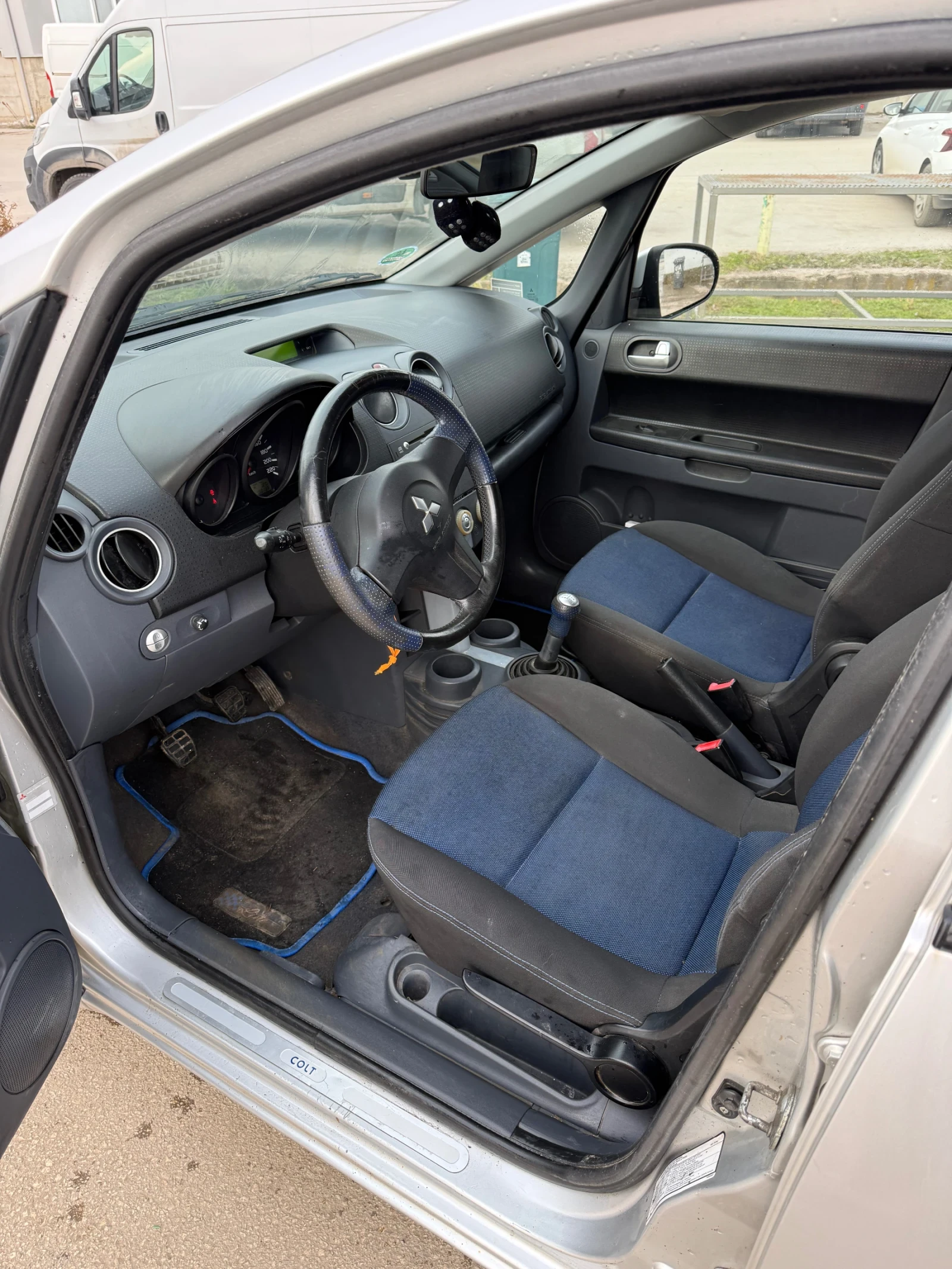 Mitsubishi Colt, снимка 5 - Автомобили и джипове - 54034073