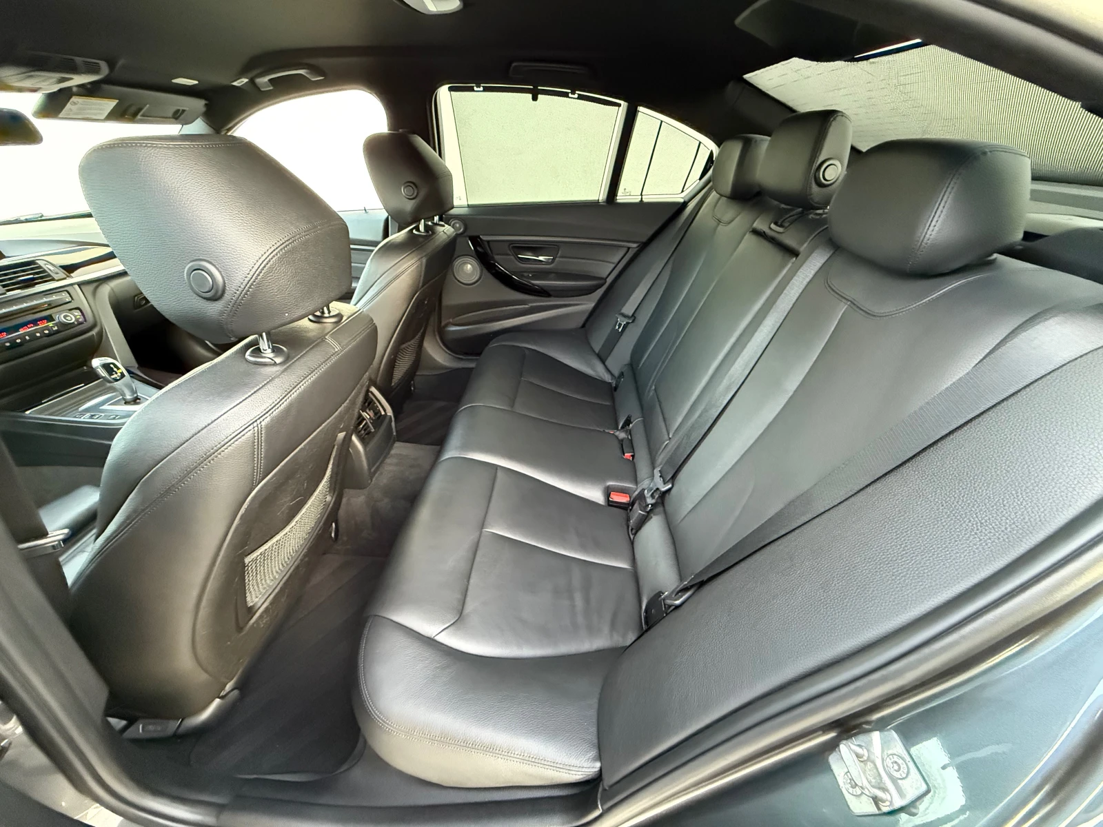 BMW 320 D M PACK FULL PERFORMANCE, снимка 10 - Автомобили и джипове - 54221240