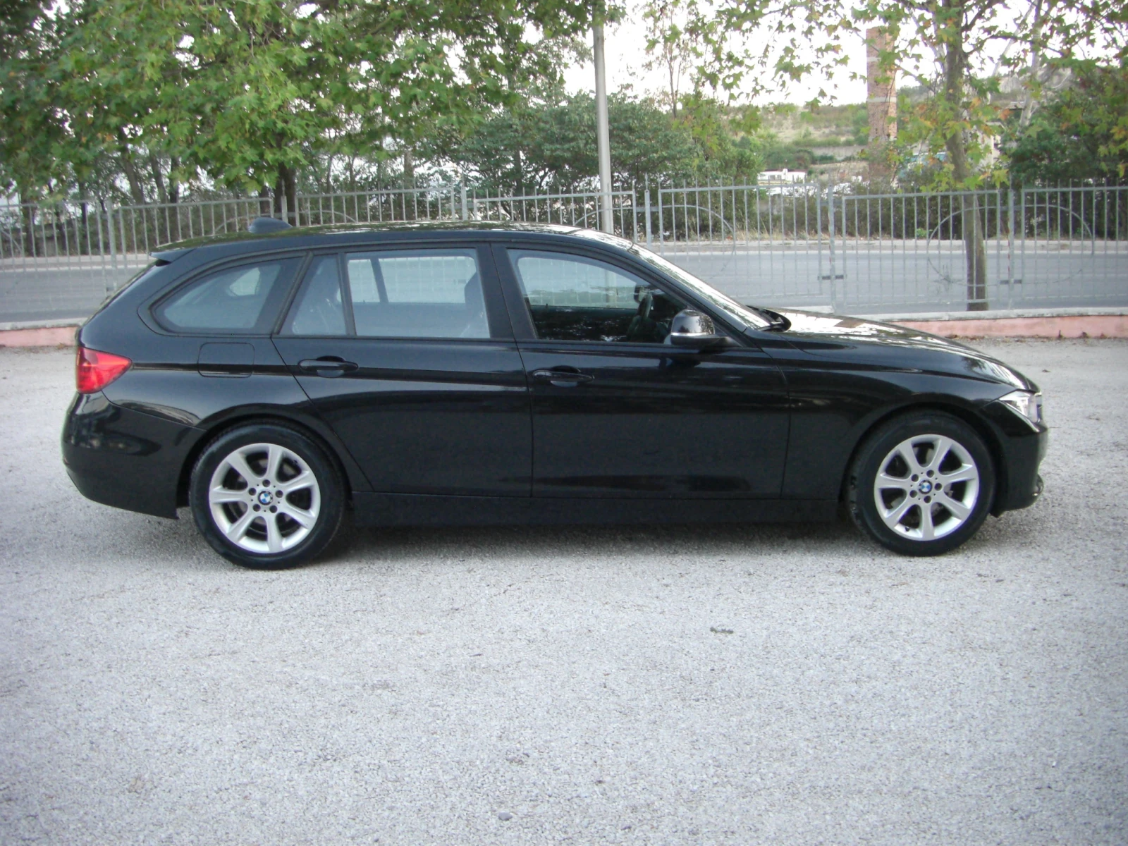 BMW 320 d NAVI SPORT EURO 6B, снимка 6 - Автомобили и джипове - 54327556