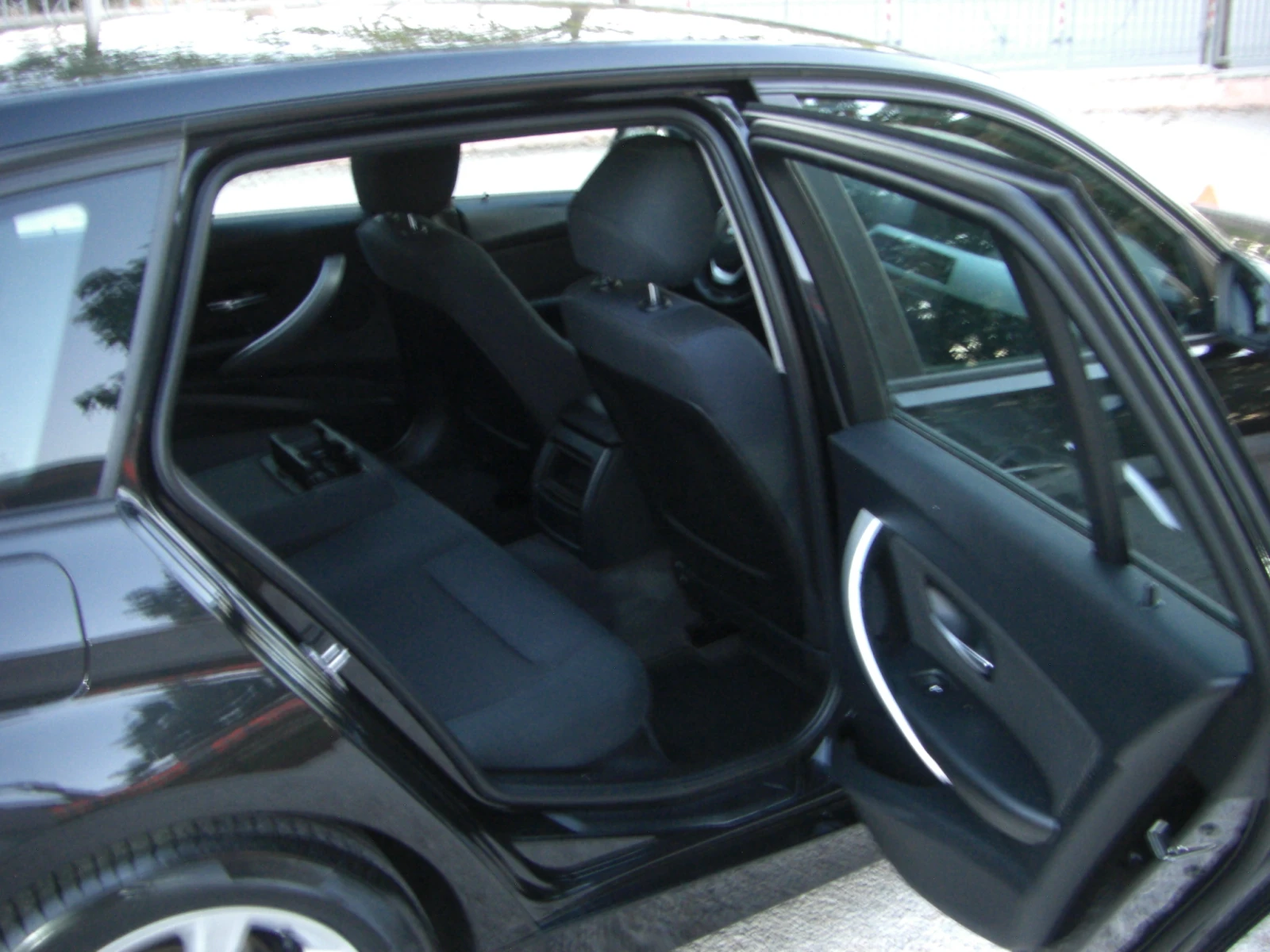 BMW 320 d NAVI SPORT EURO 6B, снимка 14 - Автомобили и джипове - 54327556