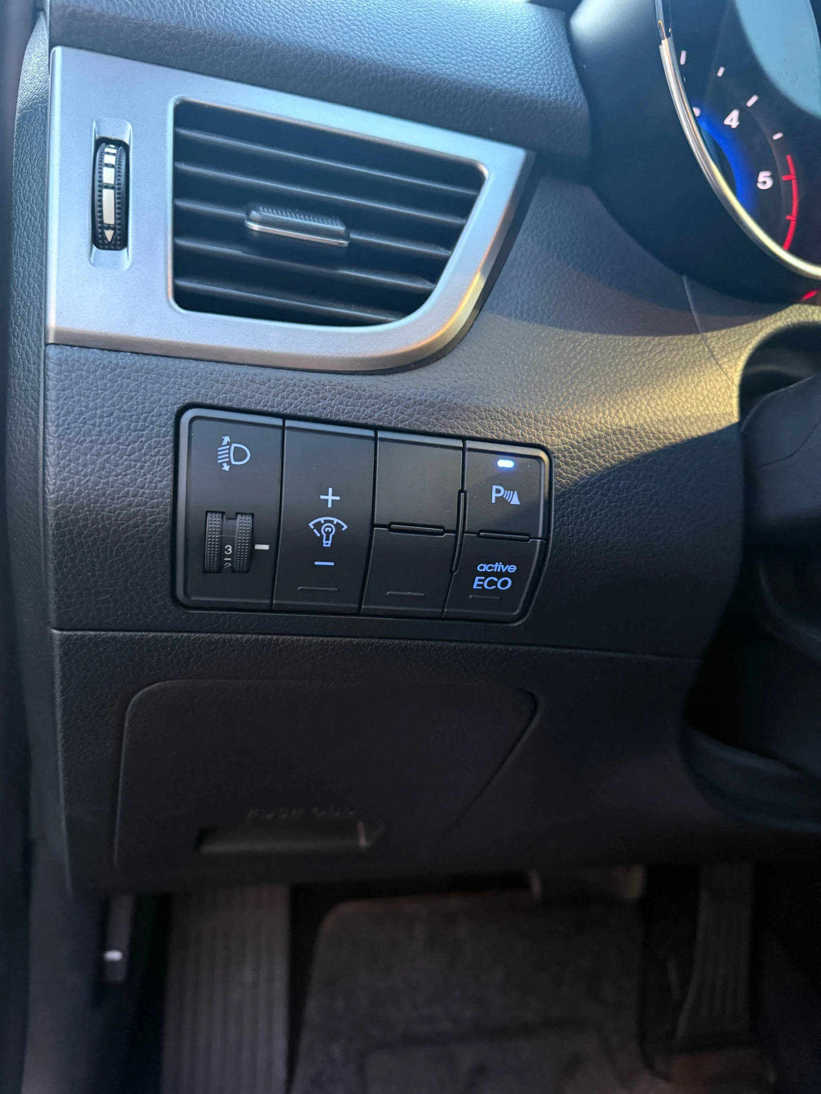 Hyundai I30 1.6 CRDI CAMERA PANORAMA NAVI KOJA KEYLESS-GO , снимка 10 - Автомобили и джипове - 54556876
