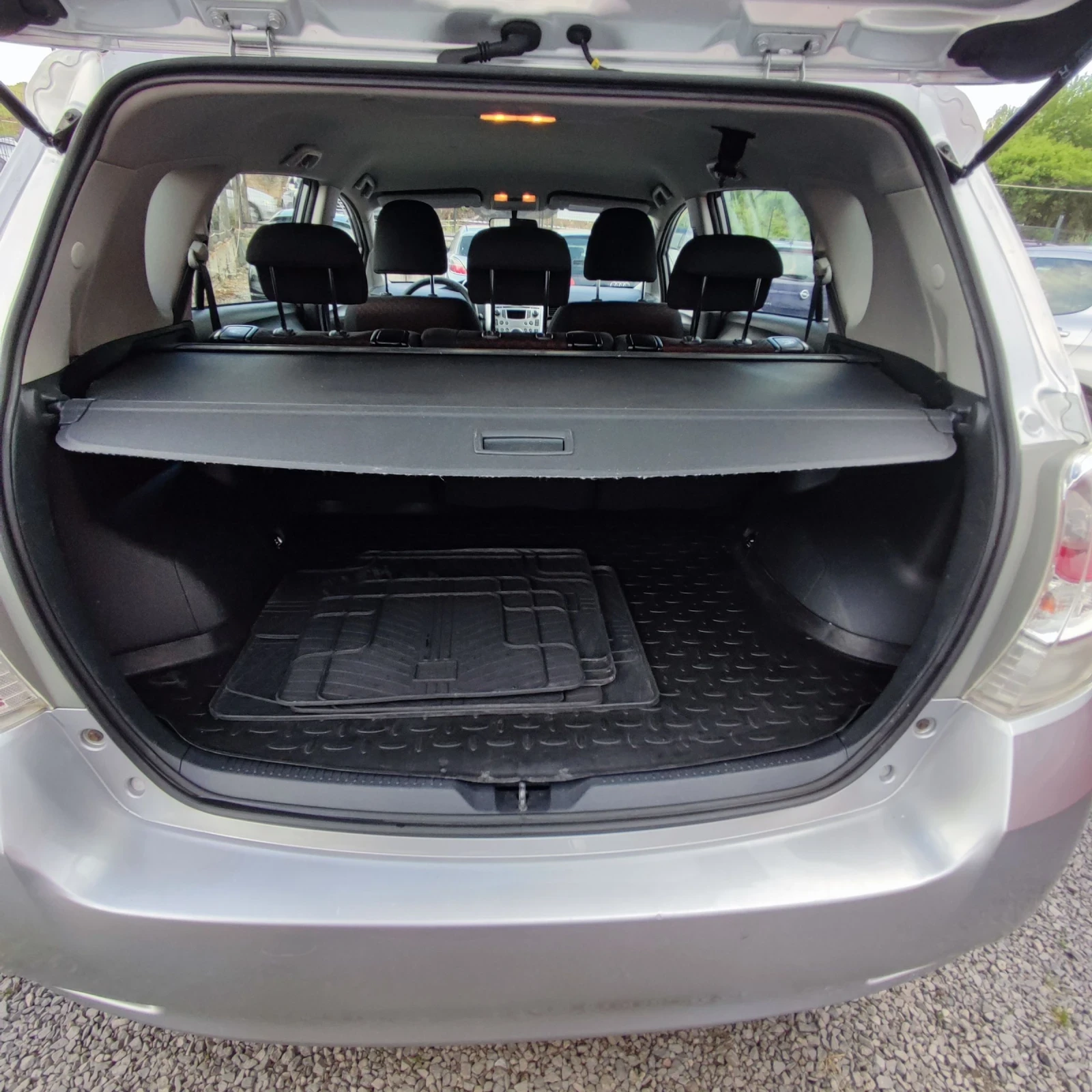 Toyota Verso 2.0 D4D* 126кс* КЛИМАТРОНИК* АВТОПИЛОТ* , снимка 14 - Автомобили и джипове - 54875368