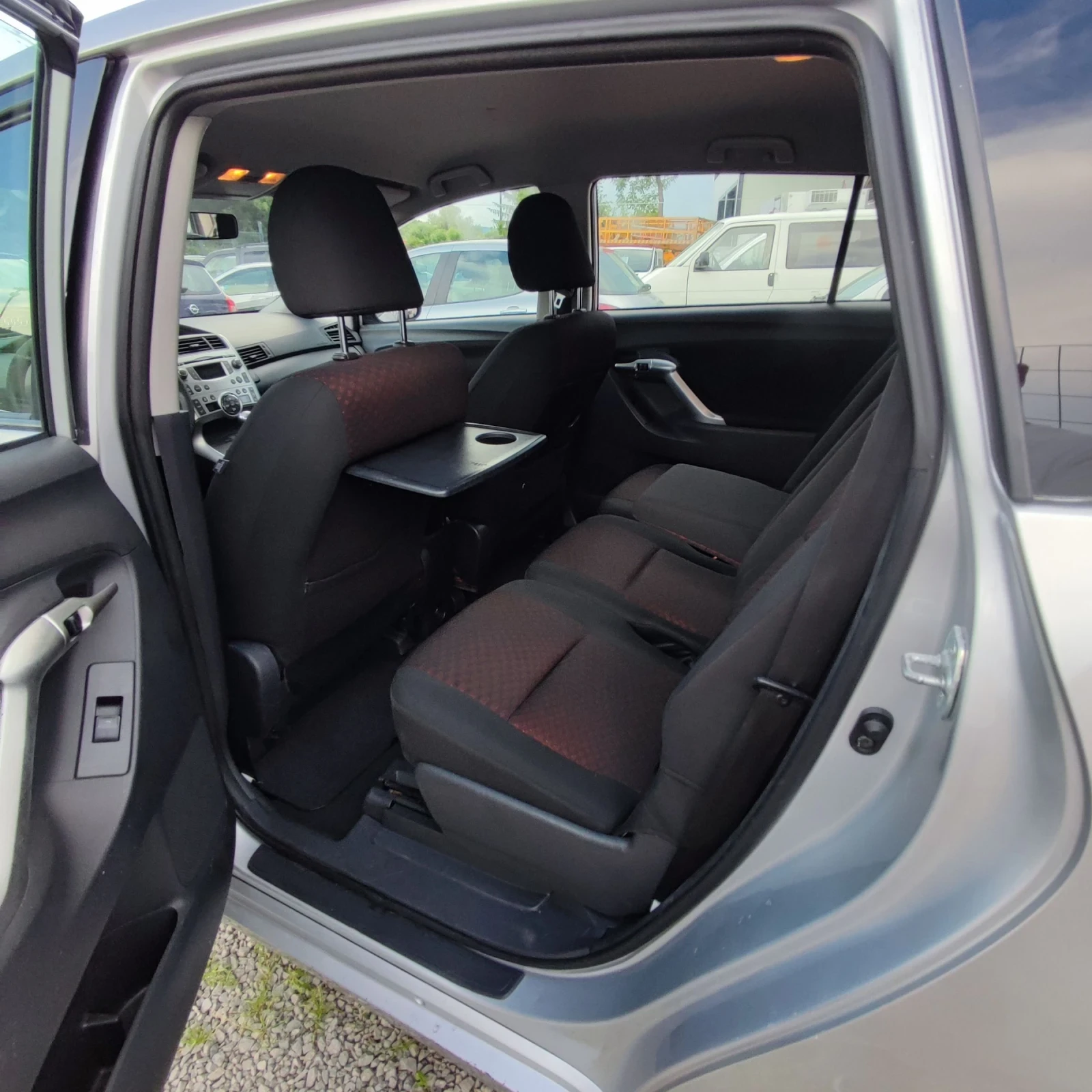 Toyota Verso 2.0 D4D* 126кс* КЛИМАТРОНИК* АВТОПИЛОТ* , снимка 13 - Автомобили и джипове - 54875368
