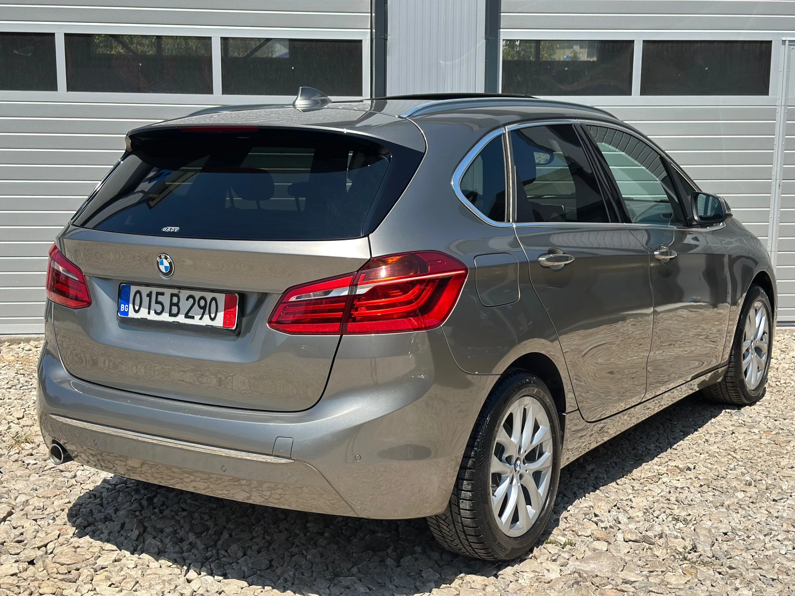 BMW 2 Active Tourer 2.0D ЛЕД ПАНОРАМА ПОДГРЕВ HARMAN KARDON KEY LESS, снимка 6 - Автомобили и джипове - 55456176