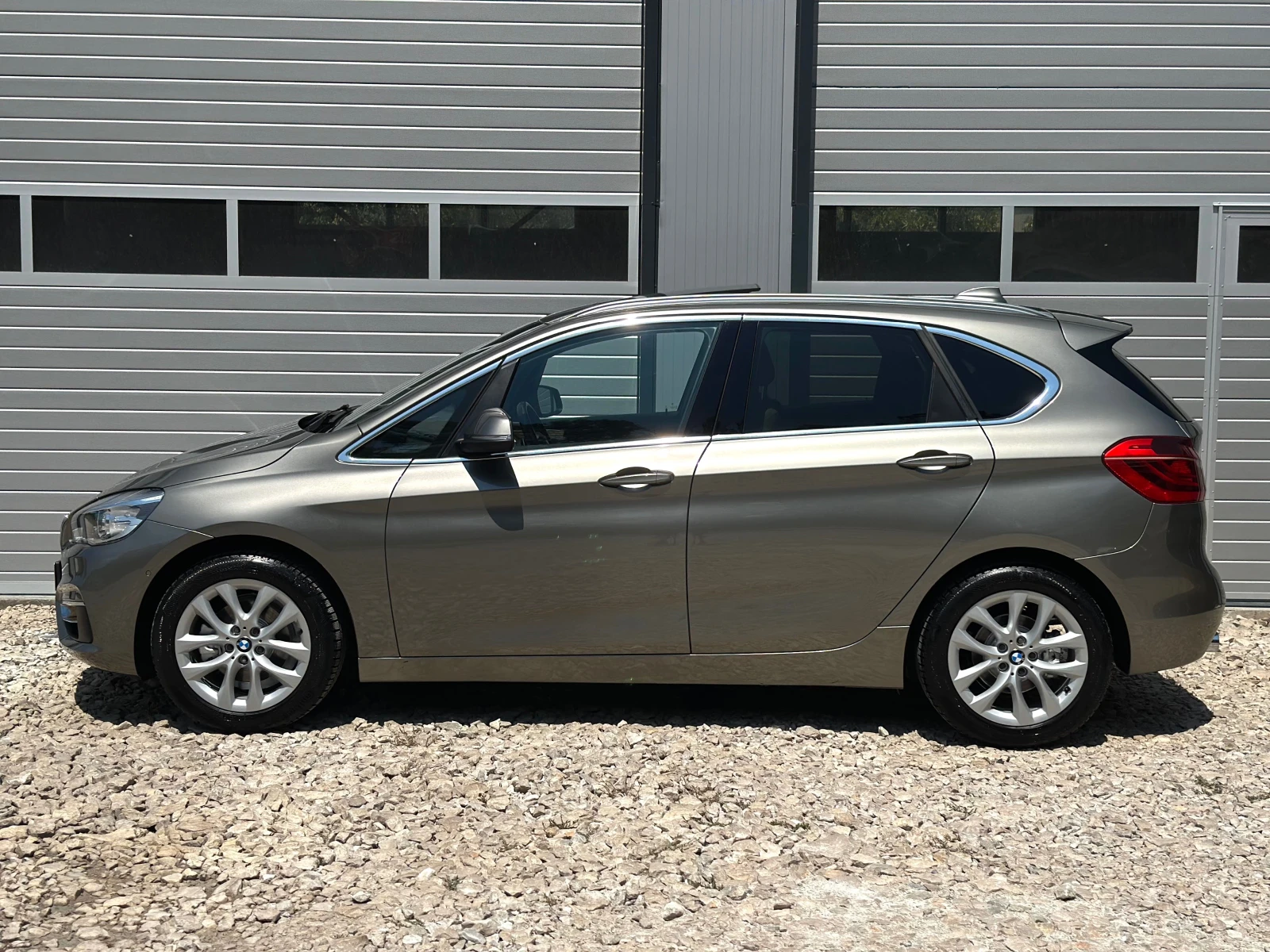 BMW 2 Active Tourer 2.0D ЛЕД ПАНОРАМА ПОДГРЕВ HARMAN KARDON KEY LESS, снимка 4 - Автомобили и джипове - 55456176