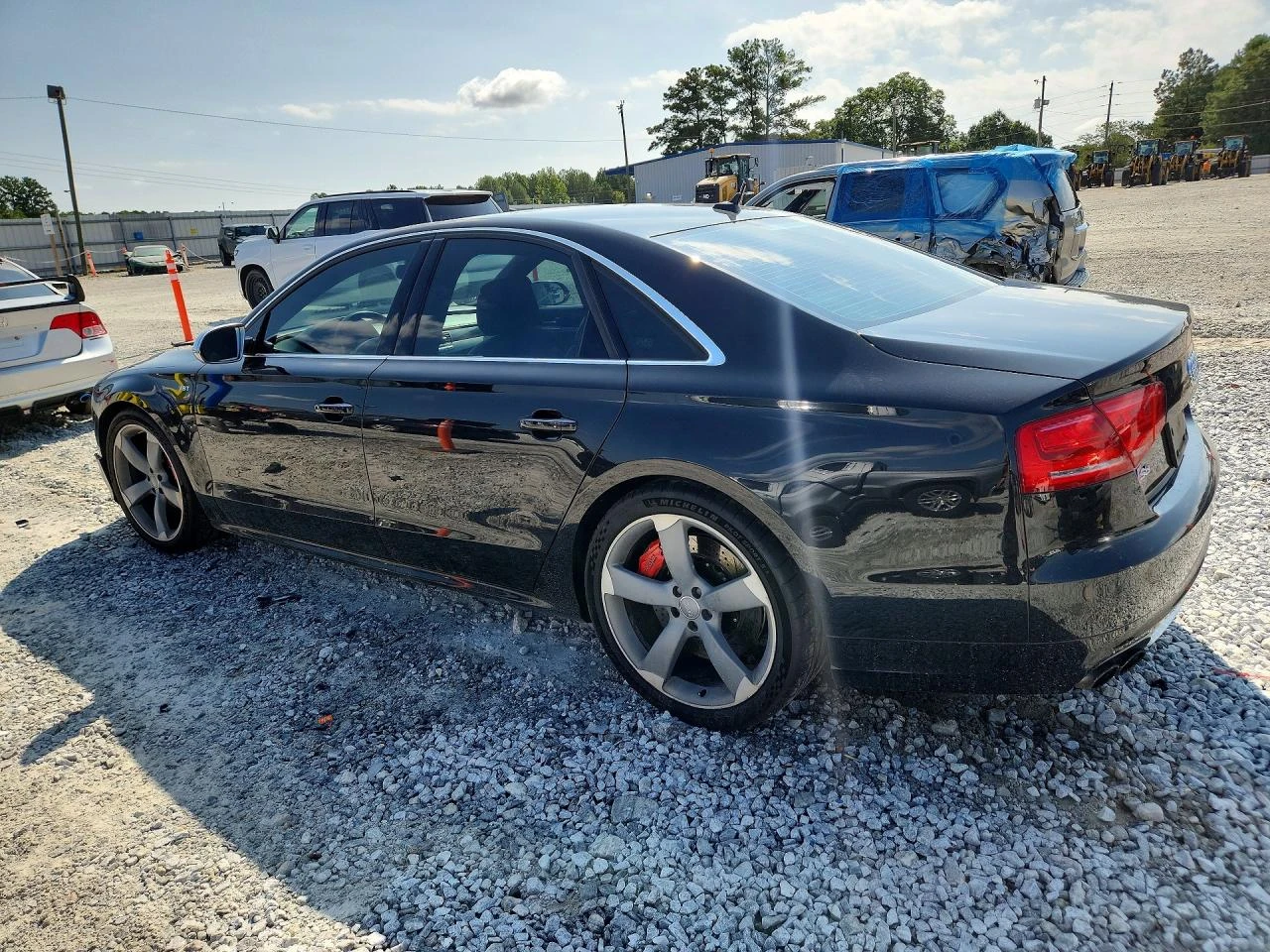 Audi S8 QUATTRO* ДИСТРОНИК* ПЪЛНА ИСТОРИЯ, снимка 2 - Автомобили и джипове - 56025709