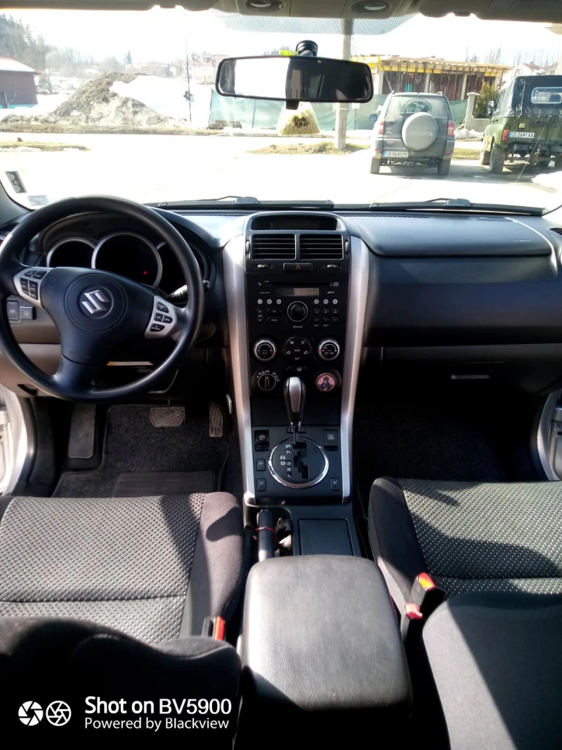 Suzuki Grand vitara 2.0, снимка 8 - Автомобили и джипове - 49137539