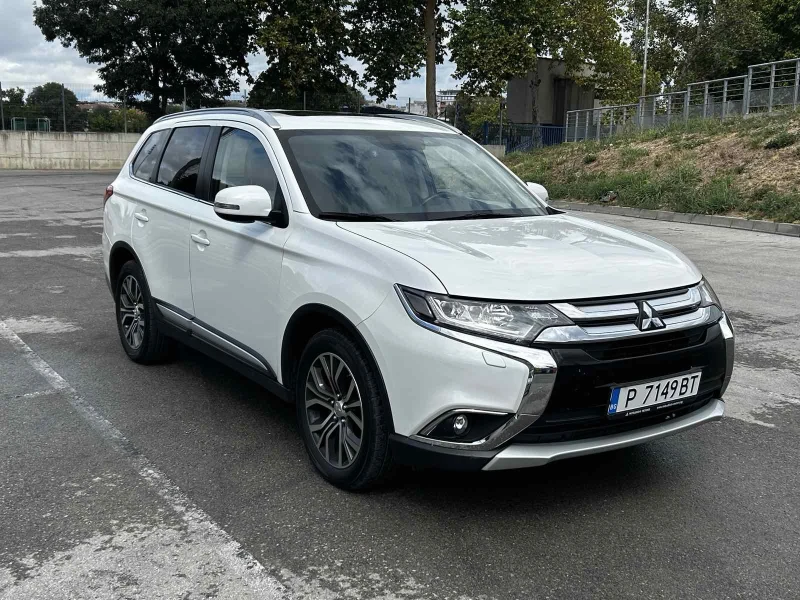 Mitsubishi Outlander 150к.с. 4x4 Instyle+ /КАМЕРА/КОЖА/NAVI/KEYLESS, снимка 3 - Автомобили и джипове - 52153894