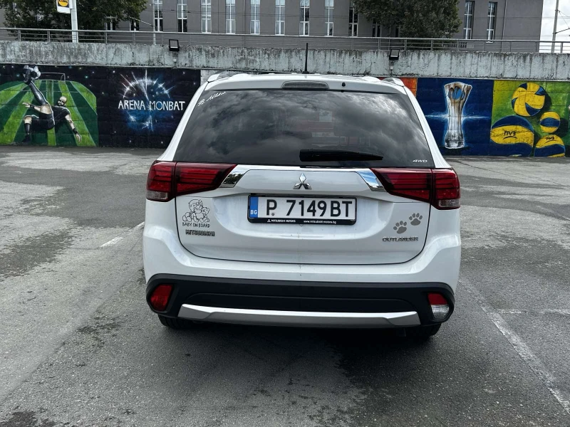 Mitsubishi Outlander 150к.с. 4x4 Instyle+ /КАМЕРА/КОЖА/NAVI/KEYLESS, снимка 4 - Автомобили и джипове - 52153894